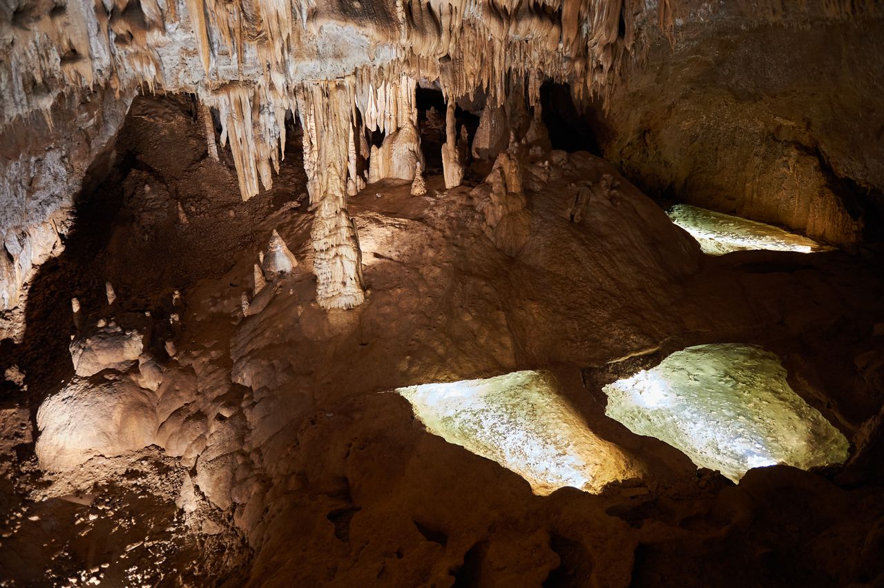Monuments Grottes des Moidons BI-0342